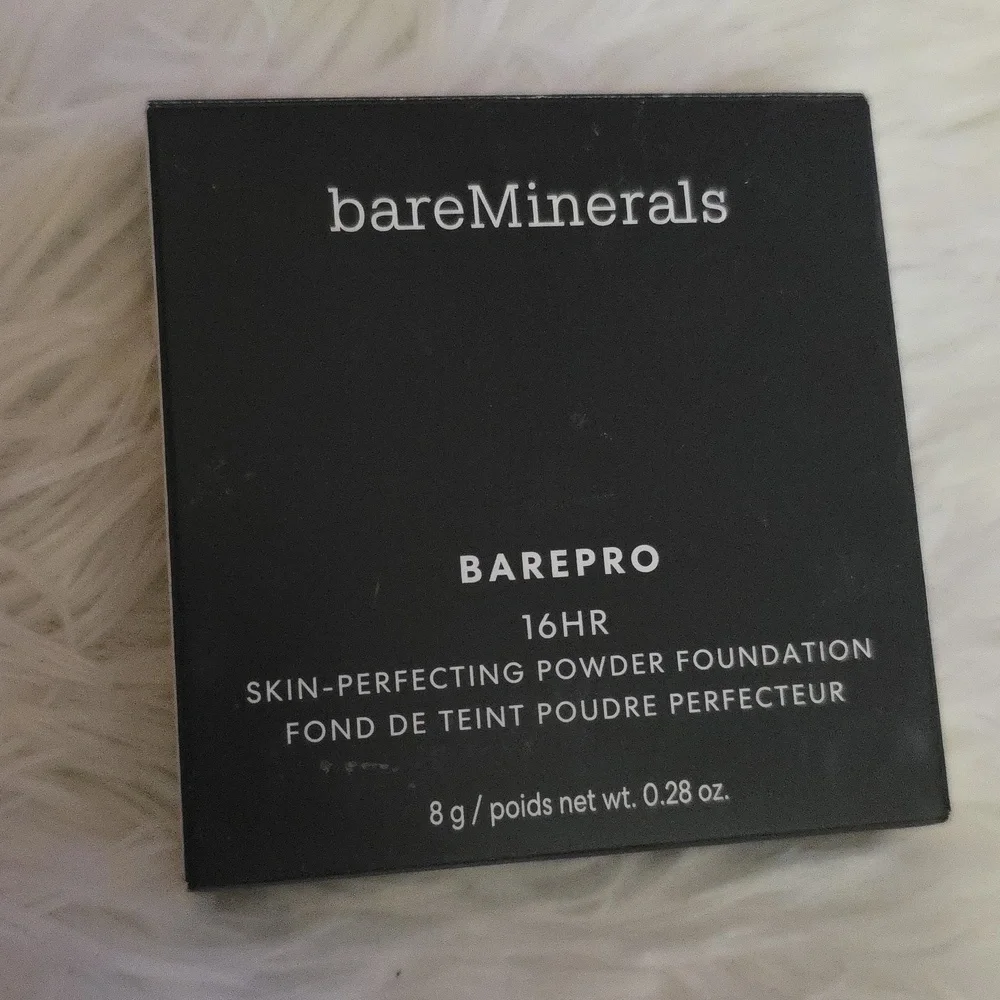 NWT bareMinerals Tan Foundation Compact Matte Finish